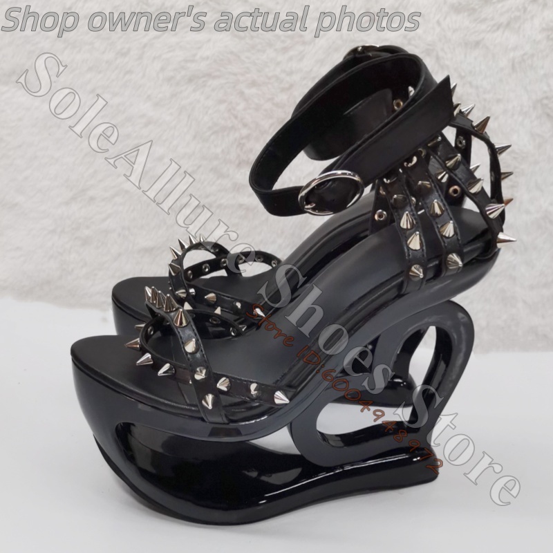 Heet roze spike-studded sandal - Leather Work Heels recensie en prijs